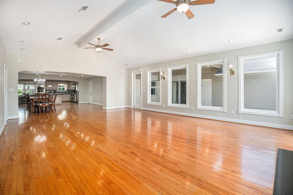 33 Maple Lane Galveston, TX 77551