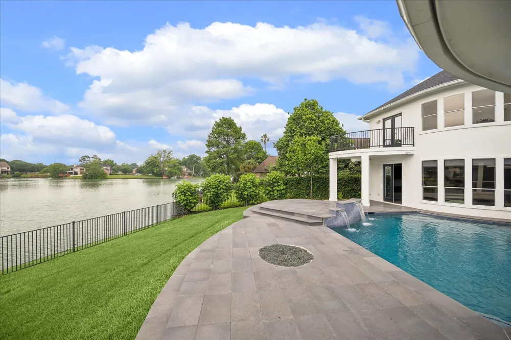 2734 Peninsulas Drive Missouri City, TX 77459