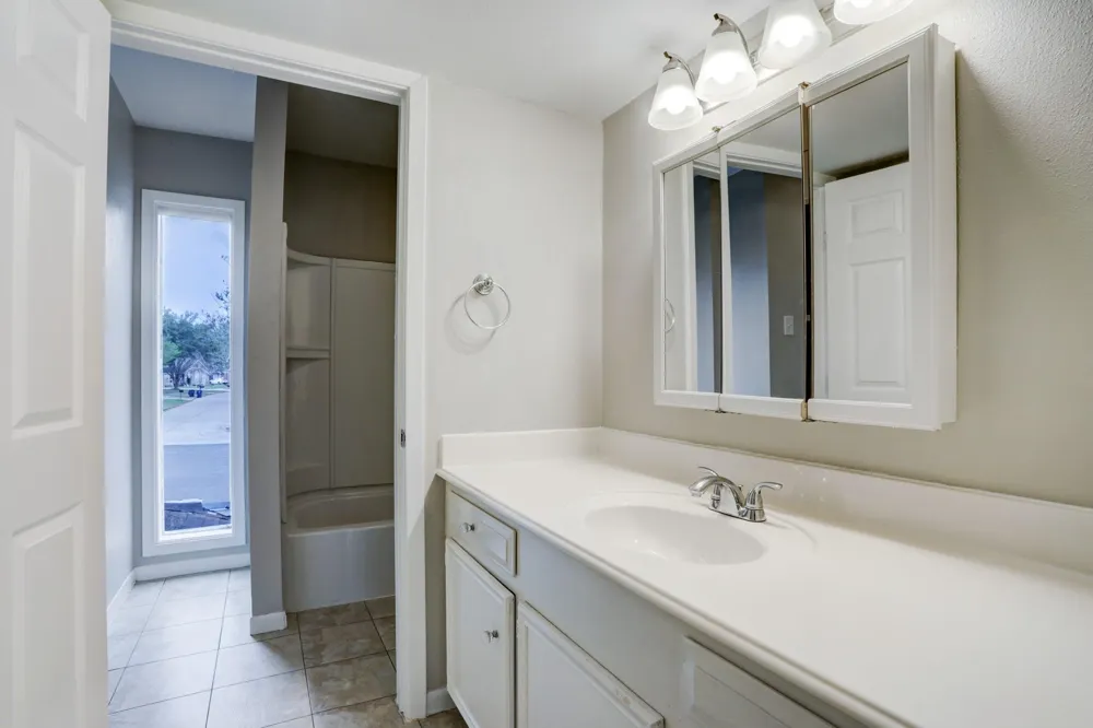 6 Dorado Drive Friendswood, TX 77546