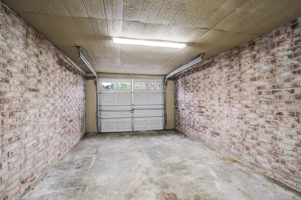6 Dorado Drive Friendswood, TX 77546