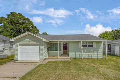 1021 West Drive