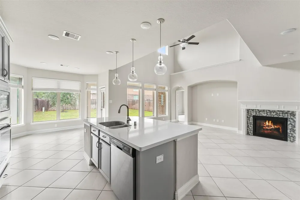 190 Bloomhill Place The Woodlands, TX 77354
