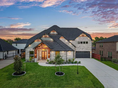 18 Waterford Way