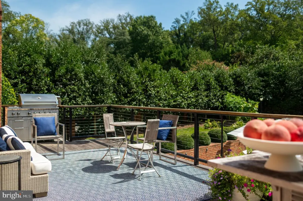 4841 KEMBLE PLACE NW Washington, DC 20007