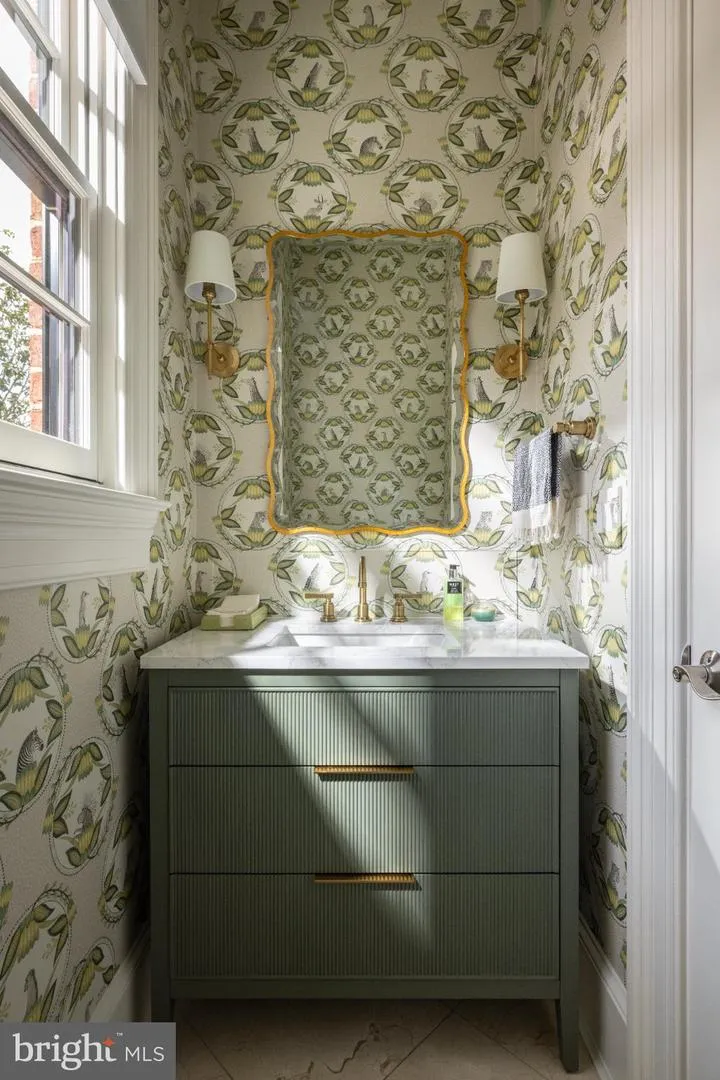 4841 KEMBLE PLACE NW Washington, DC 20007
