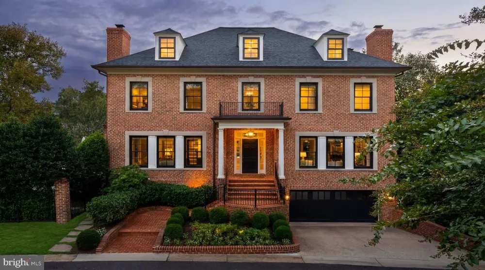 4841 KEMBLE PLACE NW Washington, DC 20007