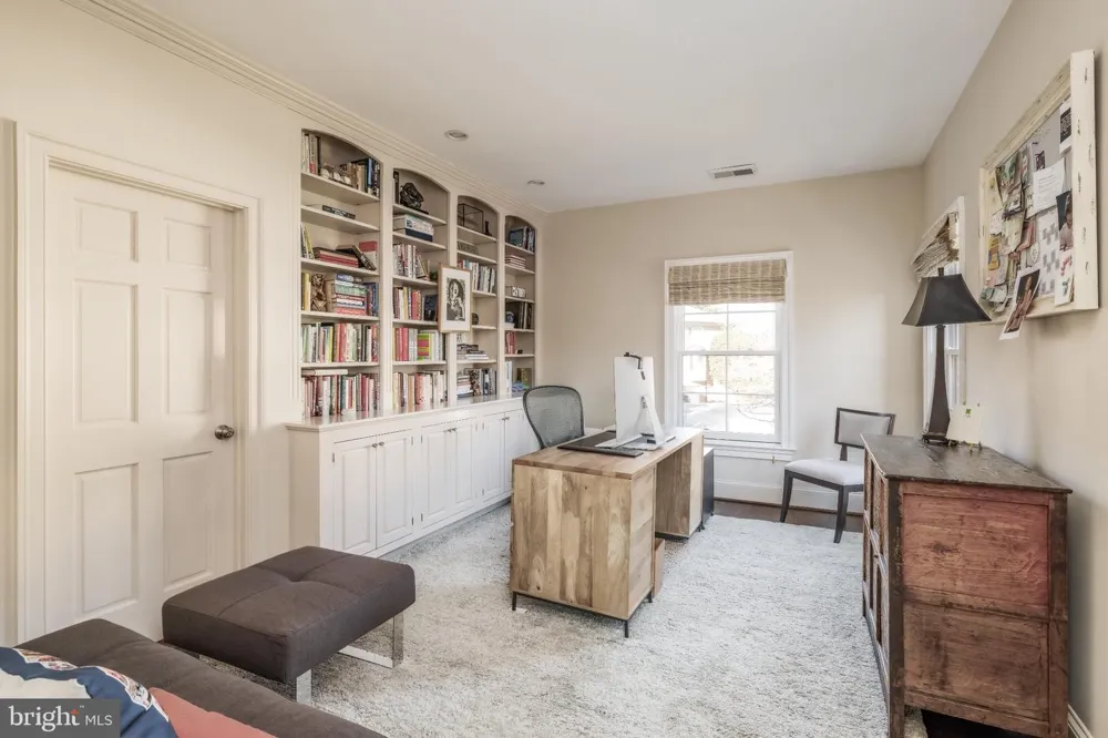 4841 KEMBLE PLACE NW Washington, DC 20007