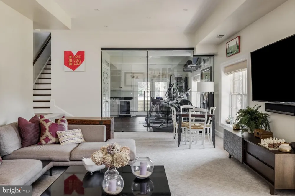 4841 KEMBLE PLACE NW Washington, DC 20007