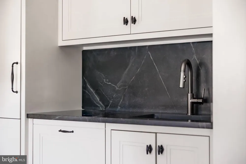 4841 KEMBLE PLACE NW Washington, DC 20007