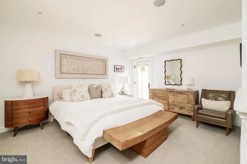 4841 KEMBLE PLACE NW Washington, DC 20007