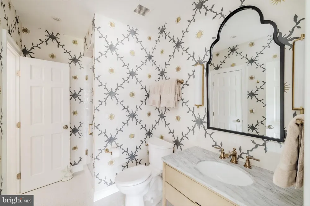 4841 KEMBLE PLACE NW Washington, DC 20007