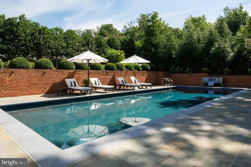 4841 KEMBLE PLACE NW Washington, DC 20007