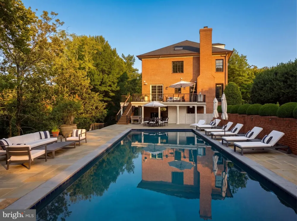 4841 KEMBLE PLACE NW Washington, DC 20007