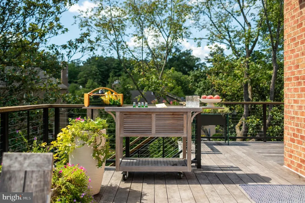 4841 KEMBLE PLACE NW Washington, DC 20007
