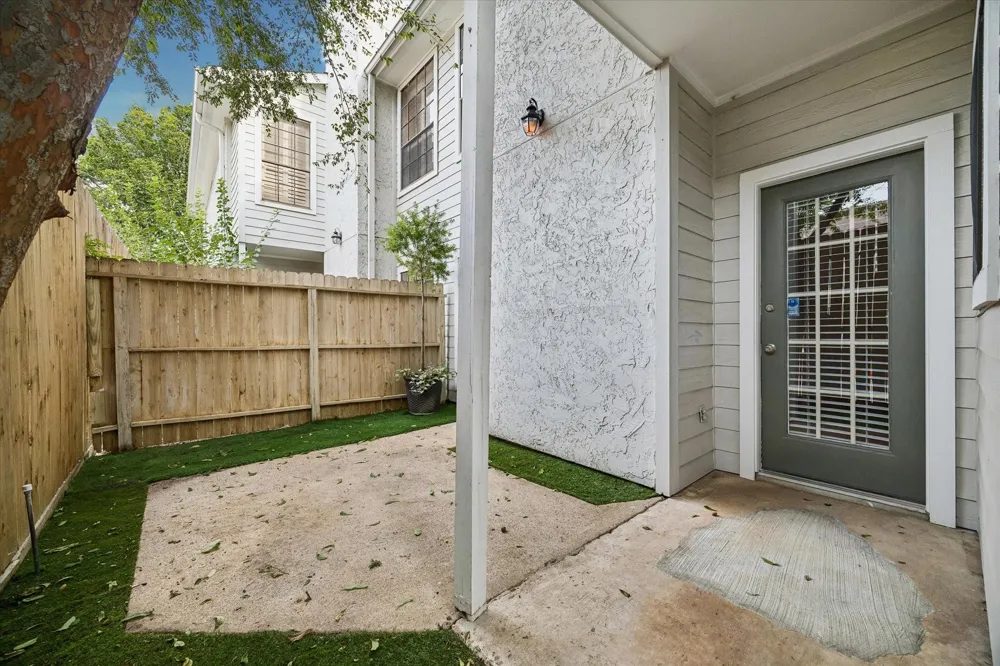 1911 Bering Drive #3 Houston, TX 77057