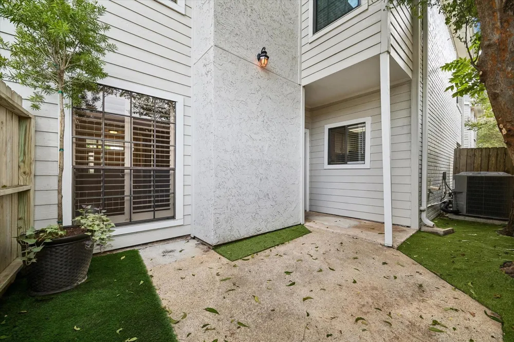 1911 Bering Drive #3 Houston, TX 77057