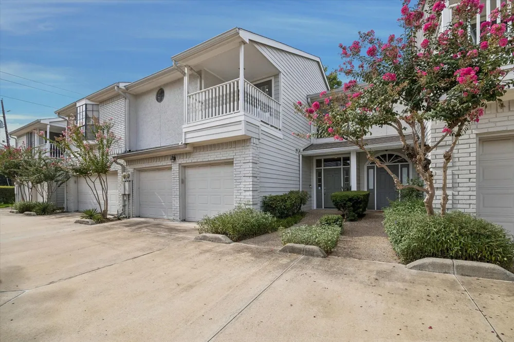 1911 Bering Drive #3 Houston, TX 77057