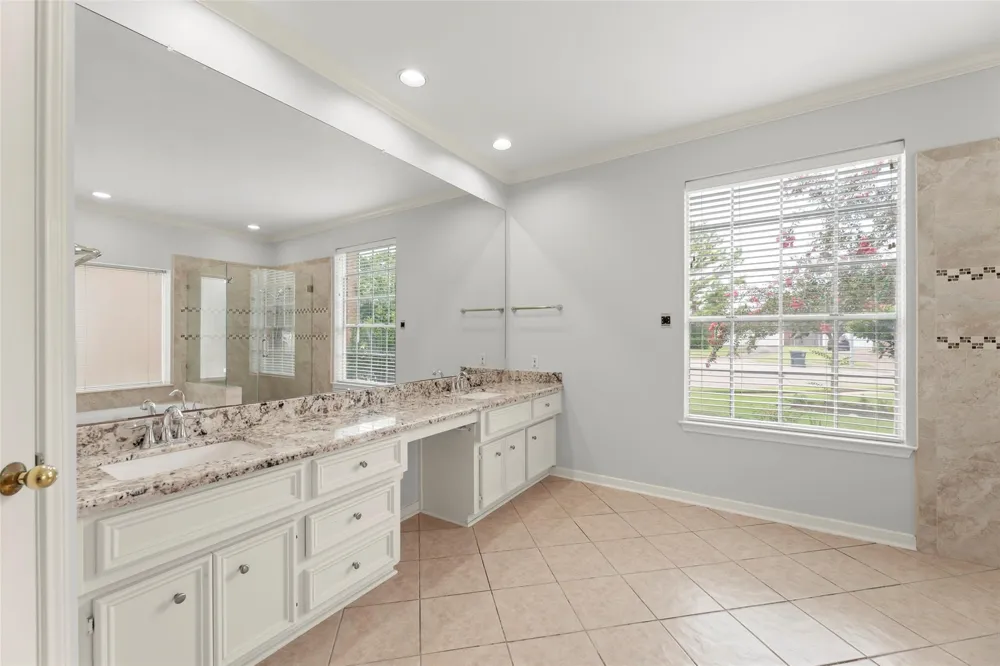 14 Sterling Court Sugar Land, TX 77479