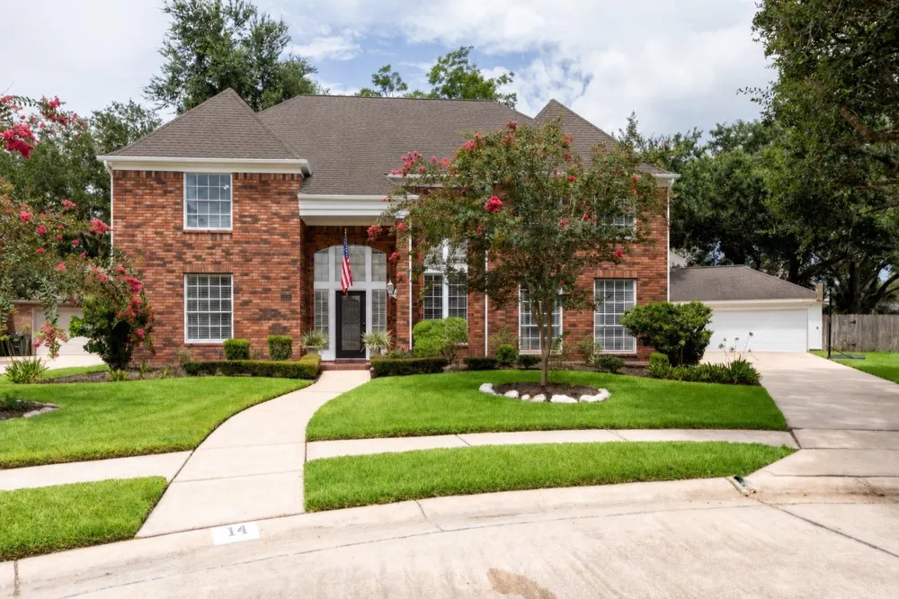 14 Sterling Court Sugar Land, TX 77479