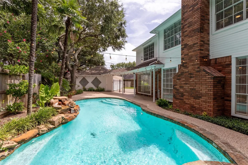 14 Sterling Court Sugar Land, TX 77479
