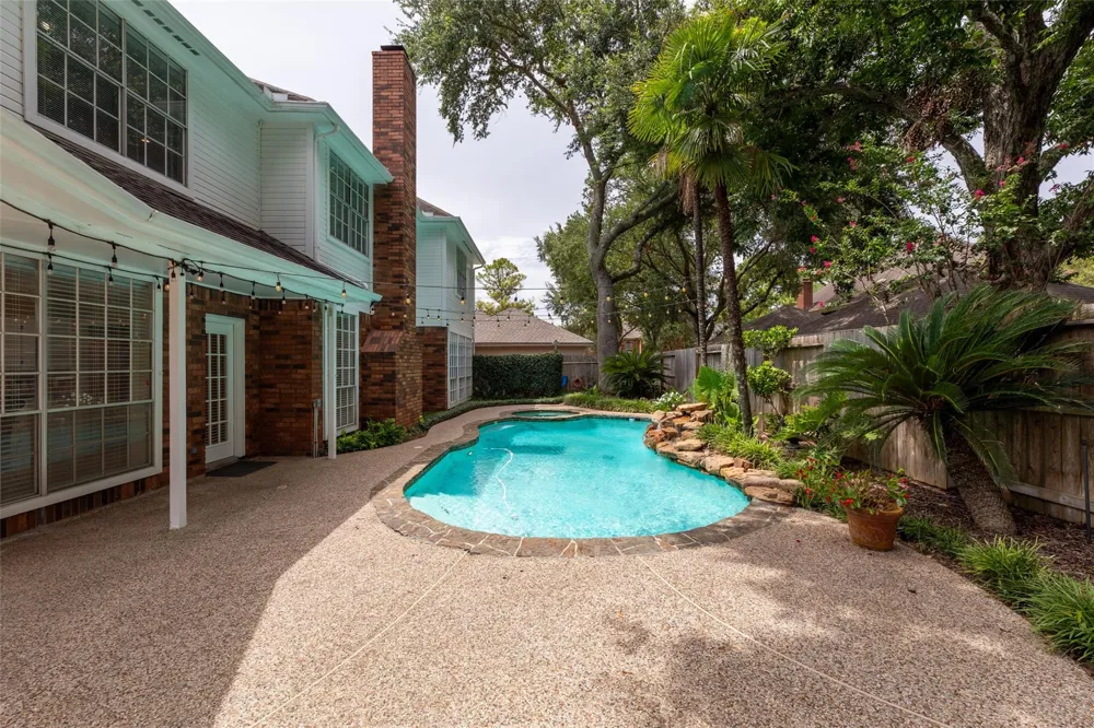 14 Sterling Court Sugar Land, TX 77479