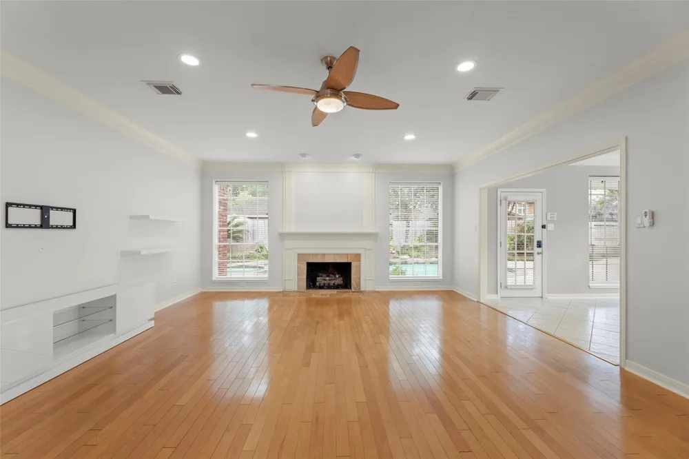 14 Sterling Court Sugar Land, TX 77479
