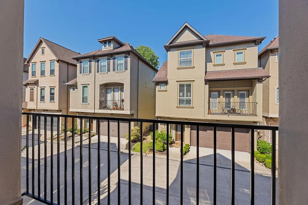 2847 Kings Retreat Kingwood, TX 77345