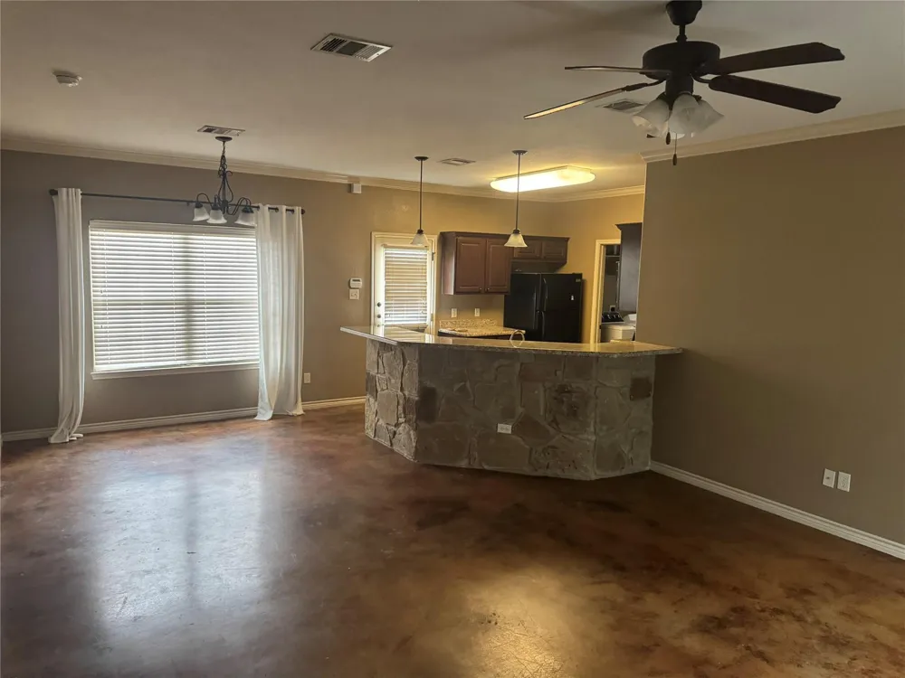 410 Deacon Drive W College Station, TX 77845