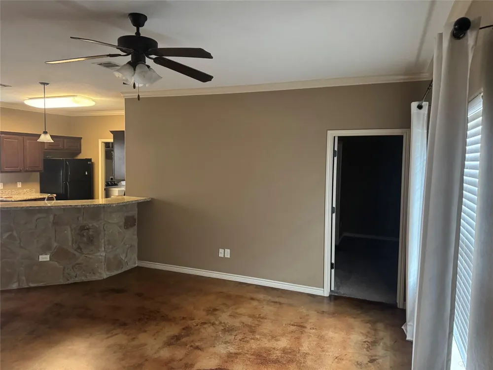 410 Deacon Drive W College Station, TX 77845