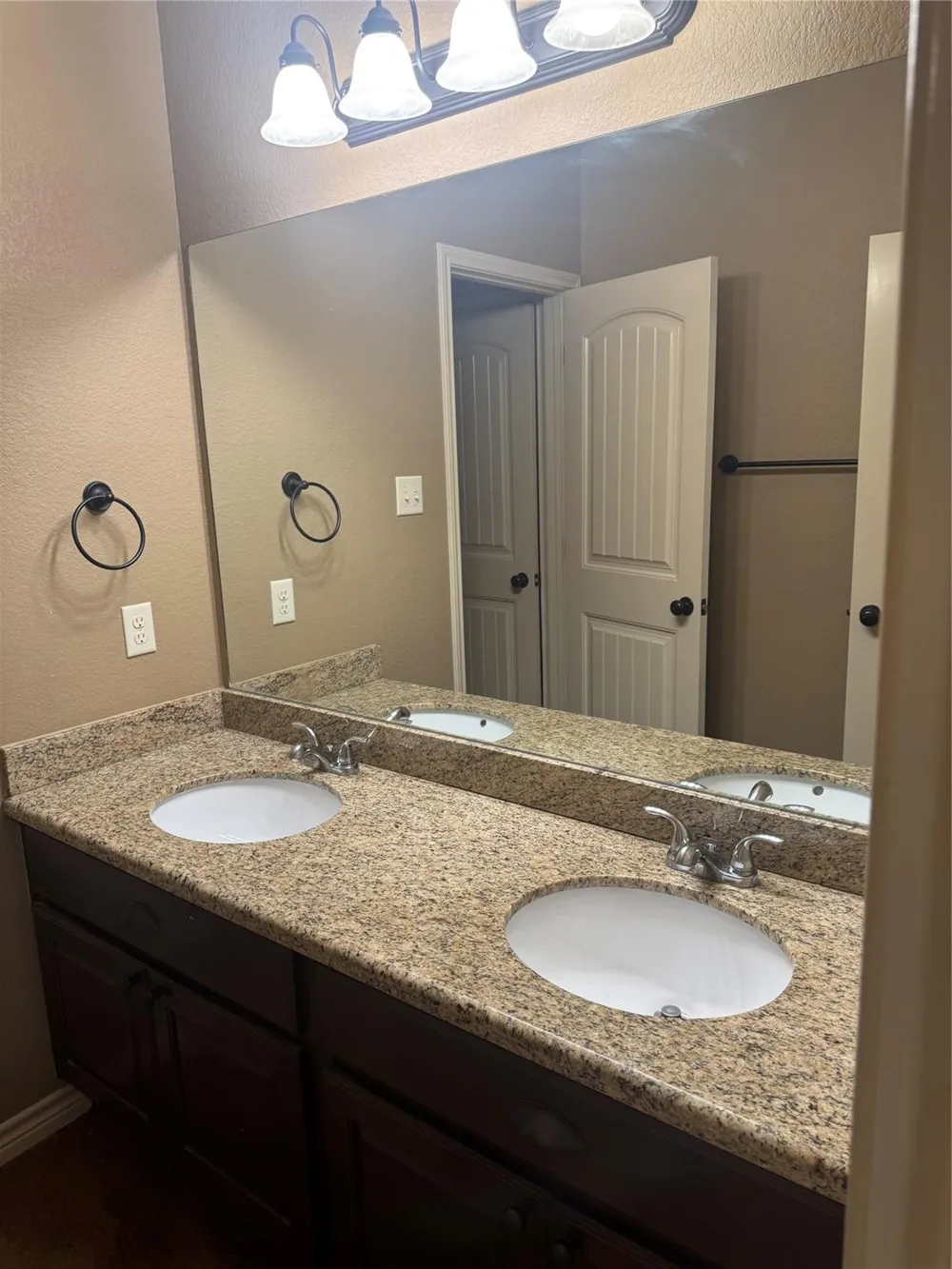 410 Deacon Drive W College Station, TX 77845