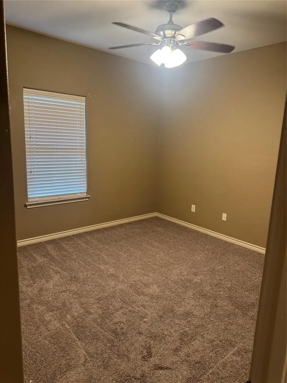 410 Deacon Drive W College Station, TX 77845