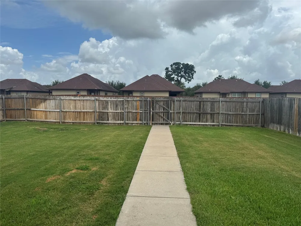 410 Deacon Drive W College Station, TX 77845