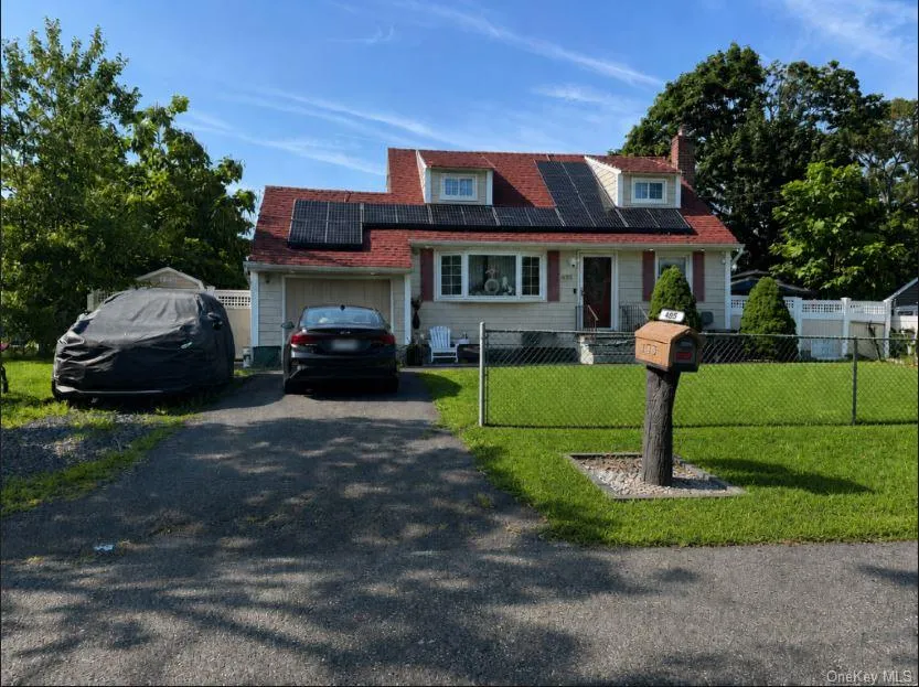 495 Earle Street Central Islip, NY 11722