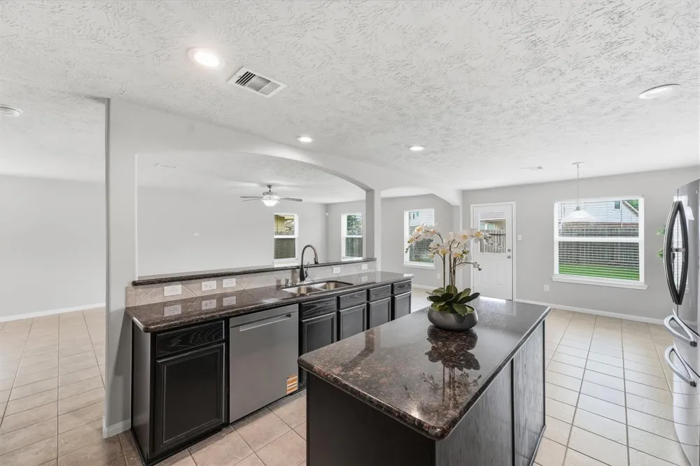 11747 Red Hummingbird Drive Houston, TX 77047