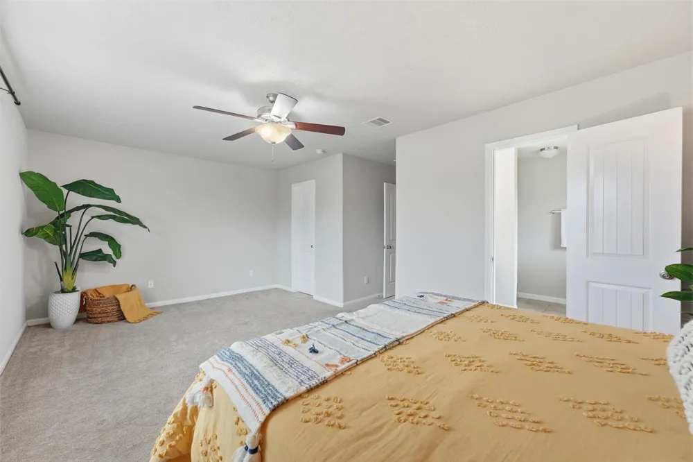 11747 Red Hummingbird Drive Houston, TX 77047