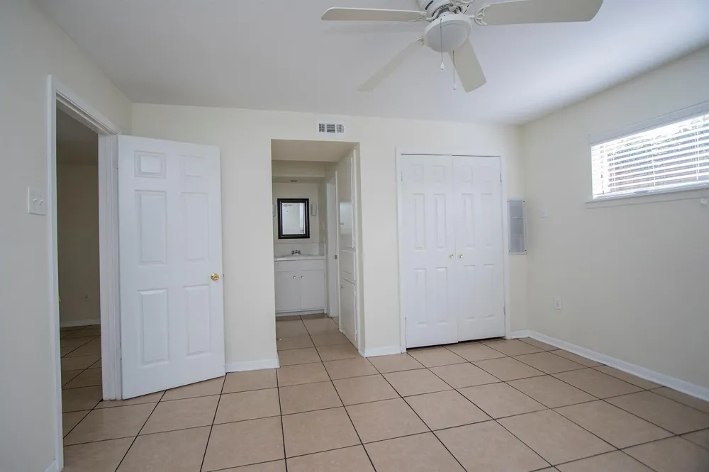 3702 Flora #4 Houston, TX 77006