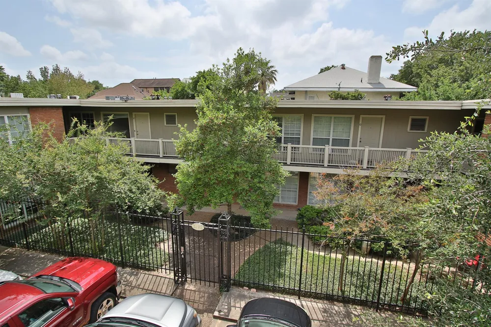 3702 Flora #4 Houston, TX 77006