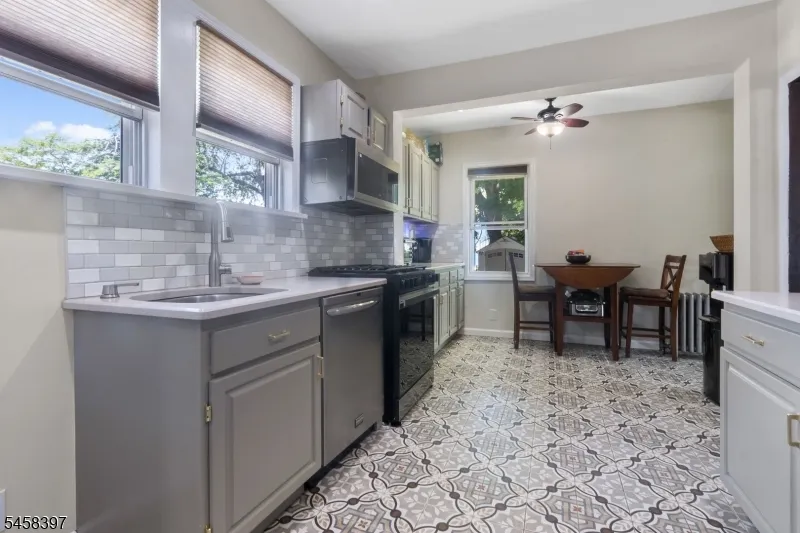 330 Simons Ave Hackensack City, NJ 07601