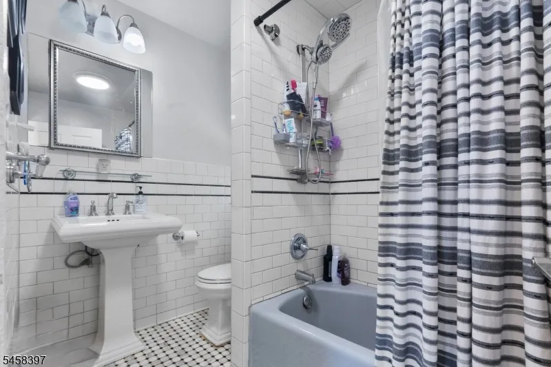 330 Simons Ave Hackensack City, NJ 07601