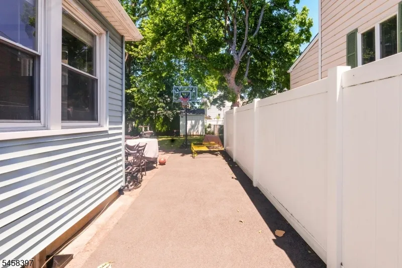 330 Simons Ave Hackensack City, NJ 07601