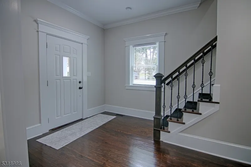 21 Seney Dr Bernardsville, NJ 07924