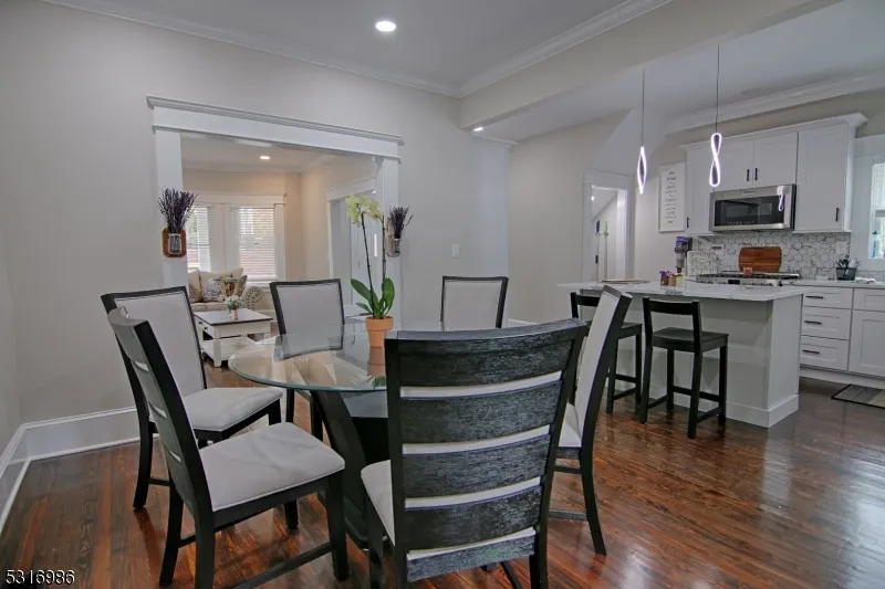 21 Seney Dr Bernardsville, NJ 07924