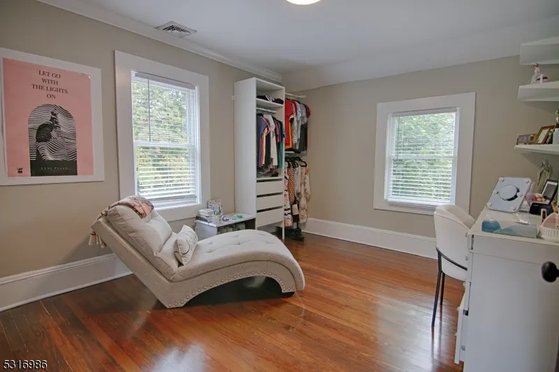 21 Seney Dr Bernardsville, NJ 07924