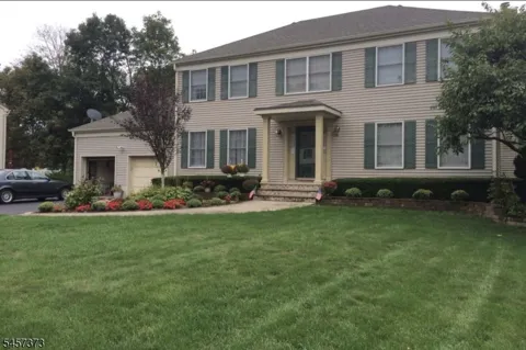 10 Lauren Ct