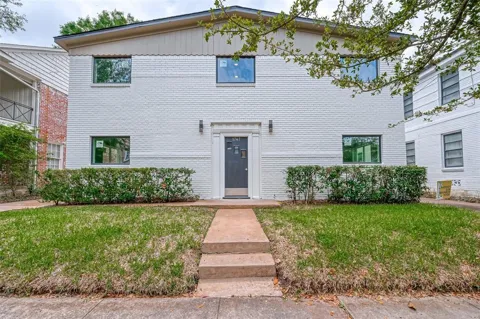 1747 Wroxton Court #6