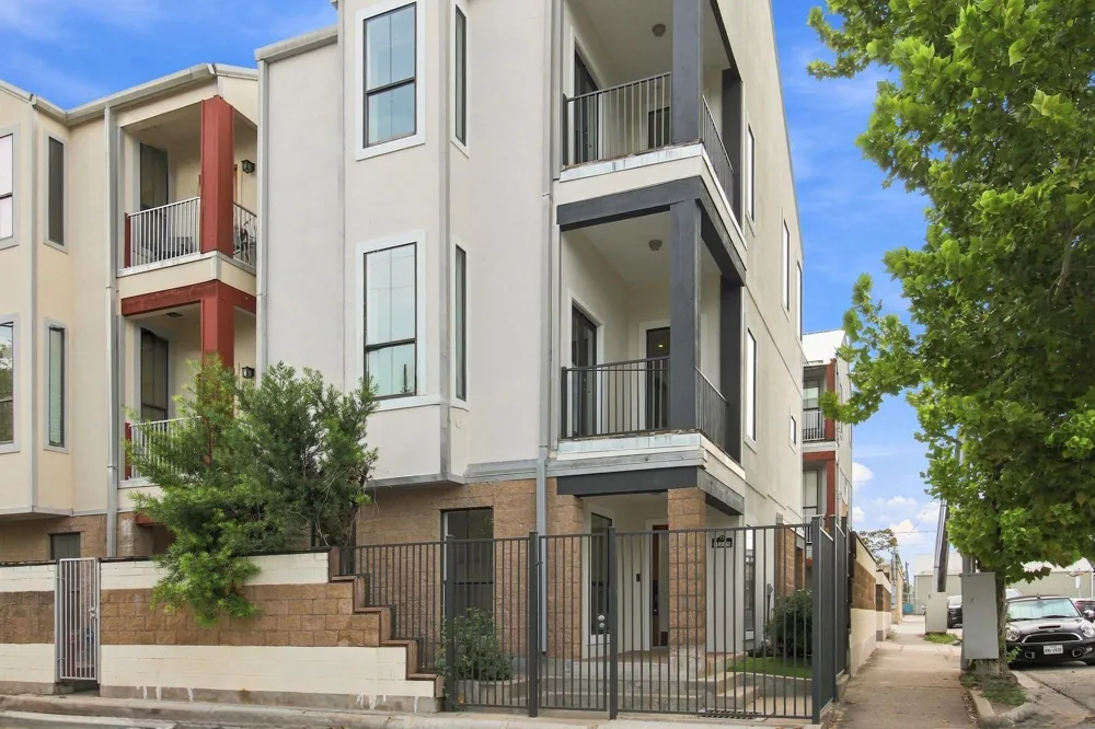 1225 Hickory Street Houston, TX 77007