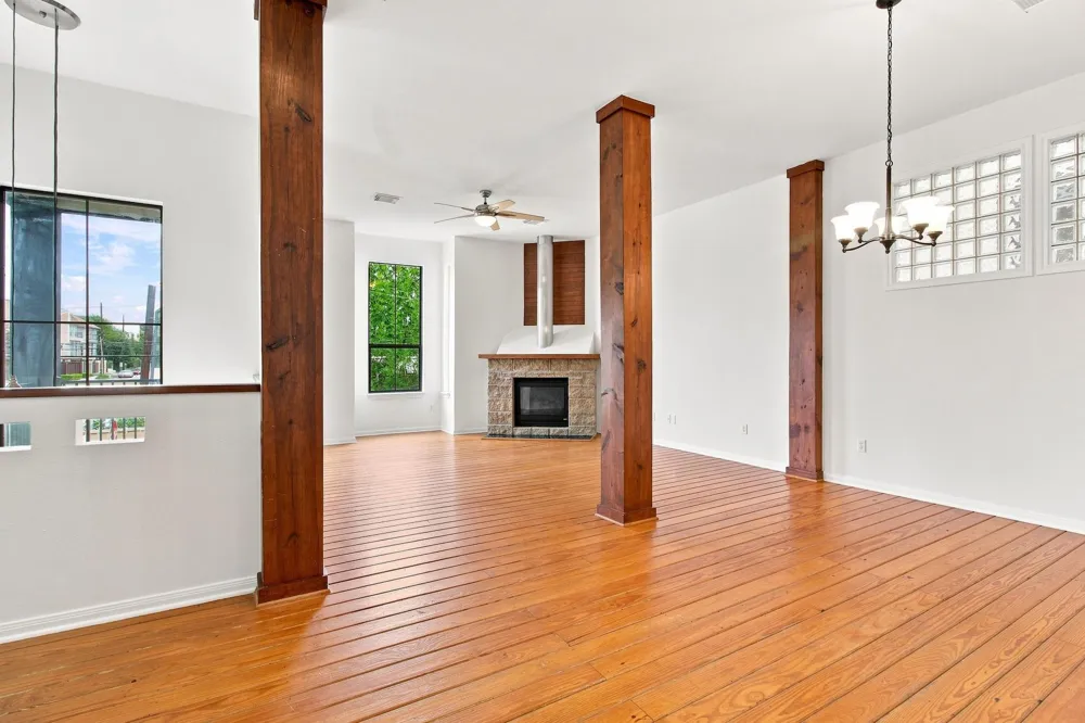 1225 Hickory Street Houston, TX 77007