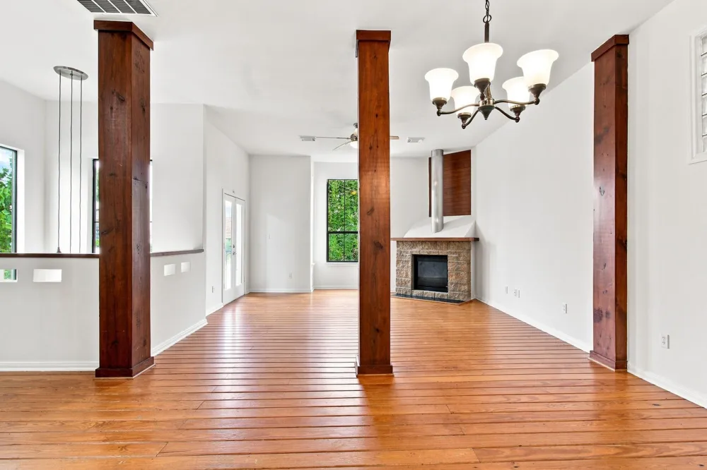 1225 Hickory Street Houston, TX 77007
