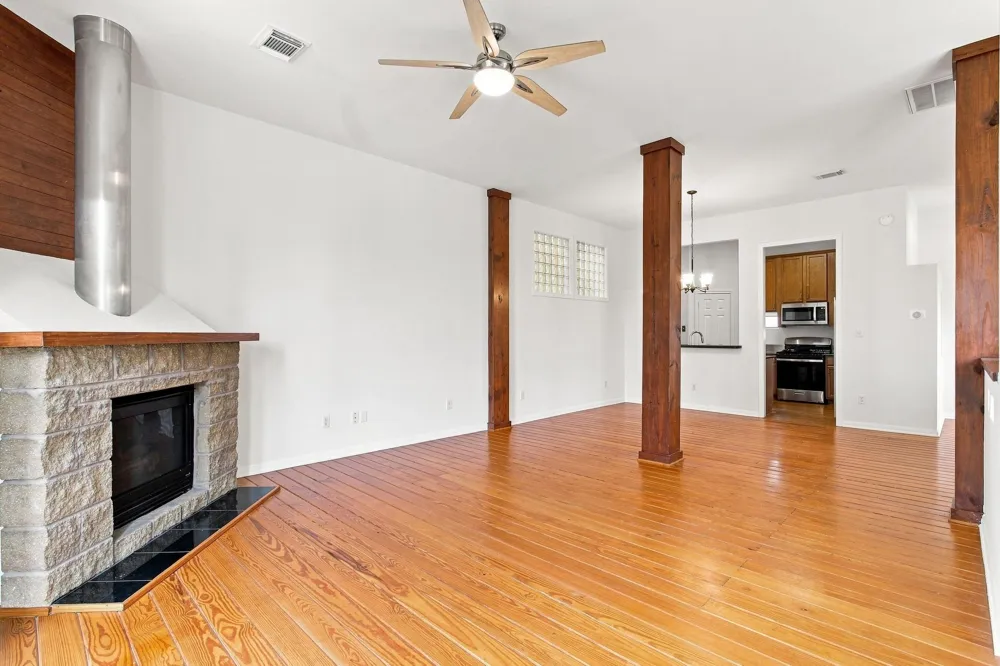 1225 Hickory Street Houston, TX 77007