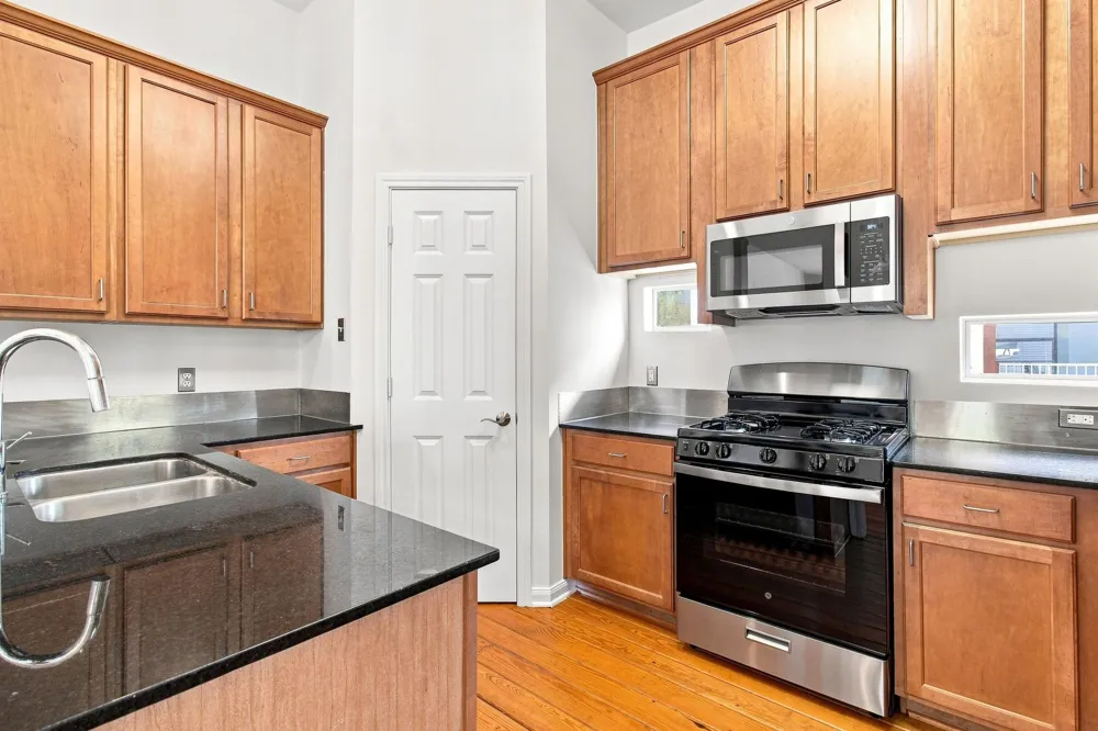 1225 Hickory Street Houston, TX 77007